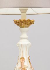 Çiçek Kabartmalı Abajur