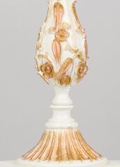 Çiçek Kabartmalı Abajur