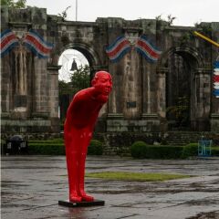 Welcome Guests Red Big Dekoratif Figür