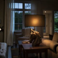 Horse Eskitme Siyah Gövde Siyah Başlık Dekroatif Abajur