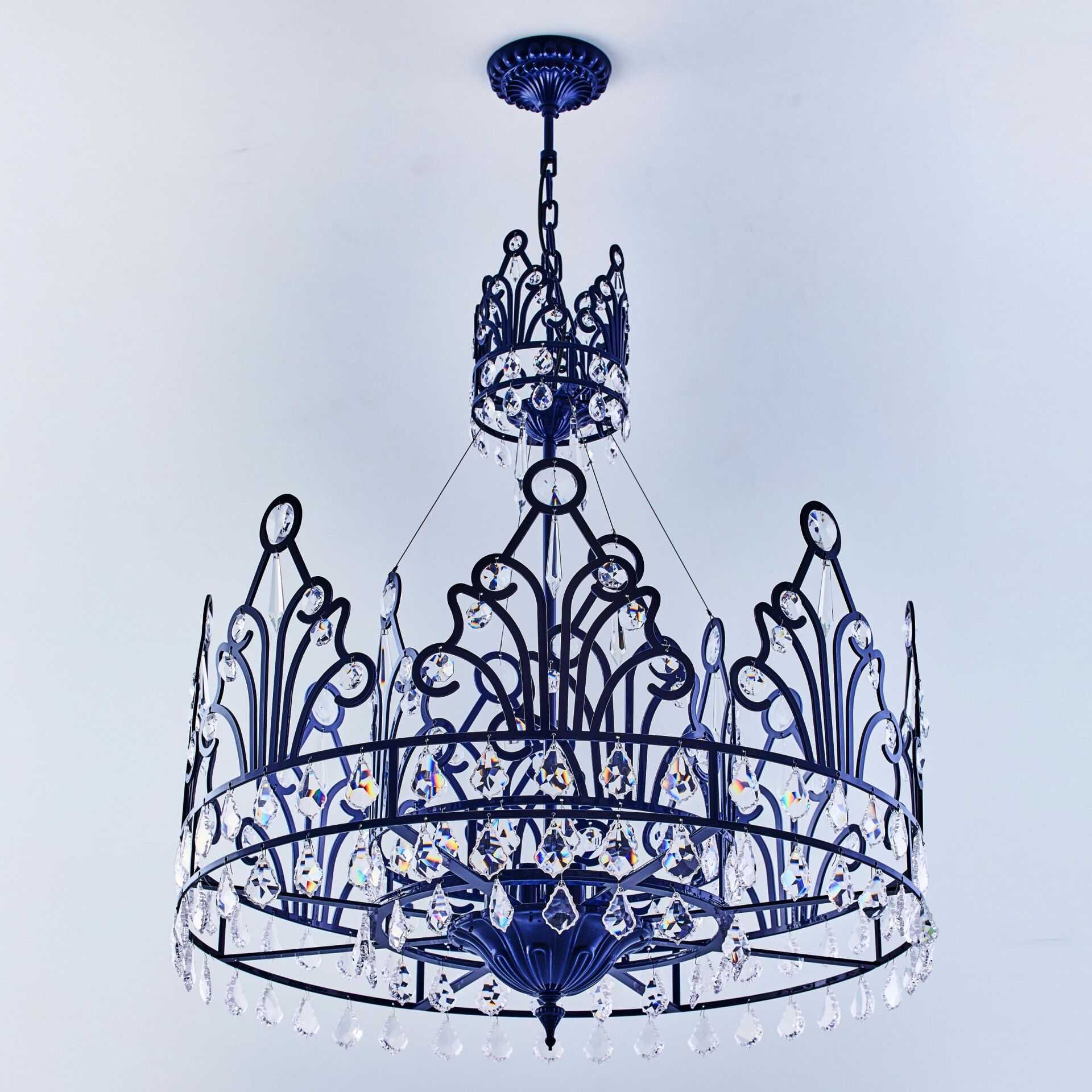 Metal Gövdeli Kristal Avize