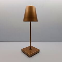 Konik Şapka Masa Lambası Metal Gold Gövde Şarjlı