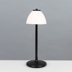 Uzun Şarjlı Metal Masa Lambası Siyah