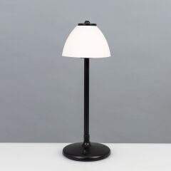 Uzun Şarjlı Metal Masa Lambası Siyah